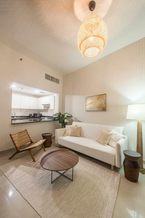 Fantastay Sparkle Tower Luxury 1 Br Dubai Exterior photo