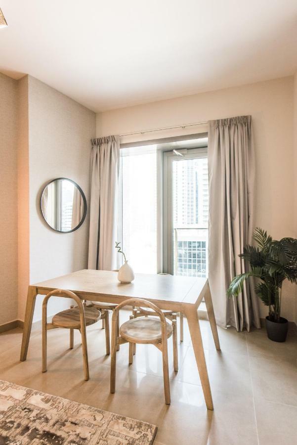 Fantastay Sparkle Tower Luxury 1 Br Dubai Exterior photo