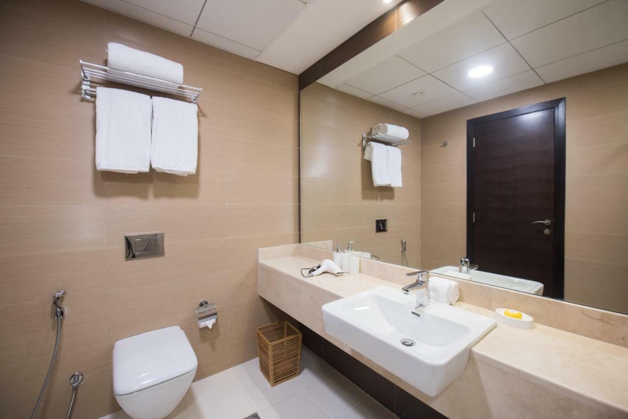 Fantastay Sparkle Tower Luxury 1 Br Dubai Exterior photo