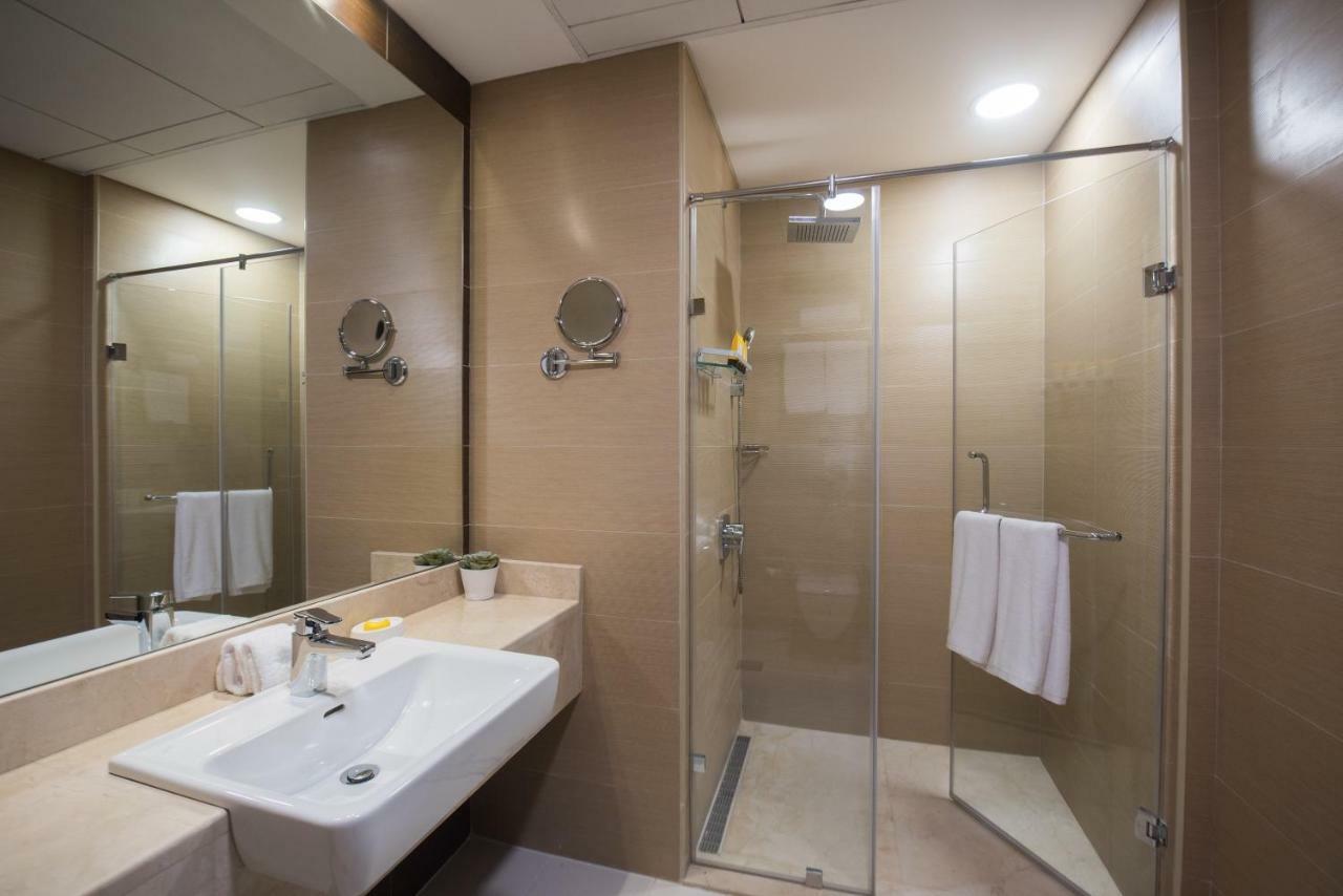 Fantastay Sparkle Tower Luxury 1 Br Dubai Exterior photo